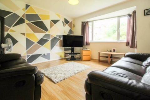 2 bedroom maisonette for sale, Brecon Close, Luton LU1