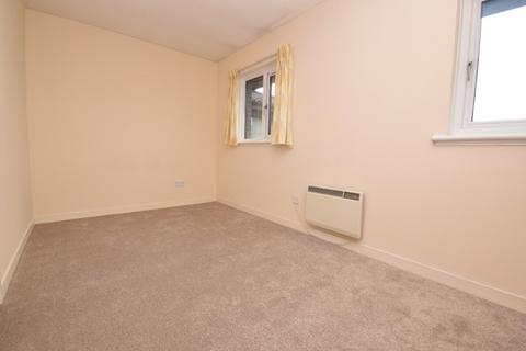 3 bedroom flat to rent, Allanfield, Edinburgh, EH7