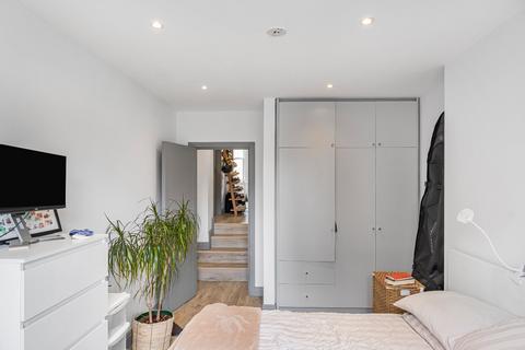 1 bedroom apartment for sale, Northcote Road, London, SW11