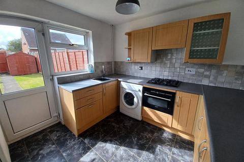 2 bedroom house to rent, Wicklow Close, Shepshed, Loughborough