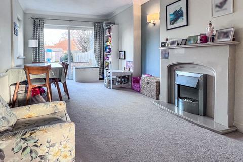 3 bedroom semi-detached house for sale, Kingsway, Cottingham HU16