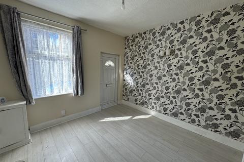 2 bedroom terraced house to rent, Back High Street, Blackpool FY1