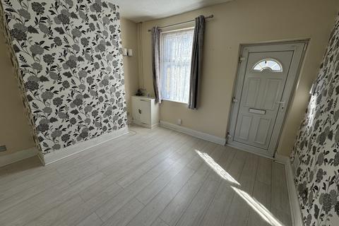 2 bedroom terraced house to rent, Back High Street, Blackpool FY1