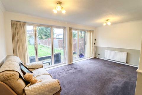 3 bedroom semi-detached house for sale, Woodford IG8