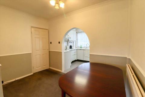 3 bedroom semi-detached house for sale, Woodford IG8