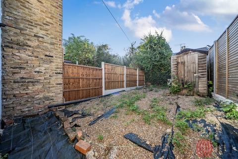 2 bedroom terraced house for sale, Ringslade Road London N22