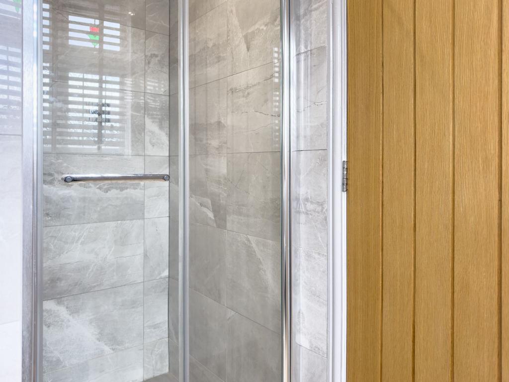 Ensuite shower