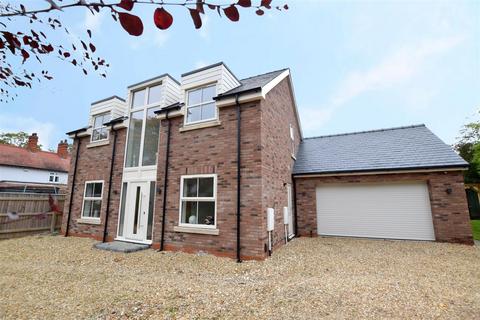 3 bedroom detached house for sale, Humberston Avenue, Grimsby DN36