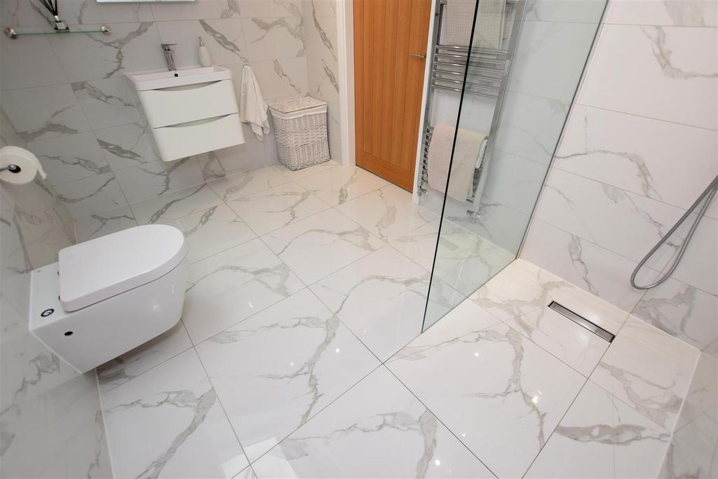 En suite shower room