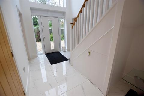 40 Humberston Avenue, Humberston, Grimsby, DN36 4SS