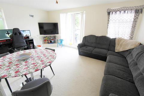 2 bedroom apartment for sale, Ellis Court, 44 High Road, Byfleet