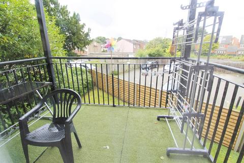 2 bedroom apartment for sale, Ellis Court, 44 High Road, Byfleet