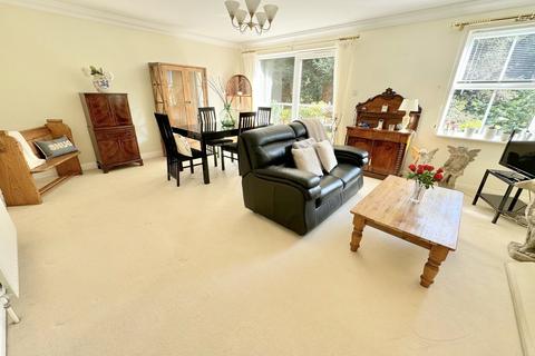 3 bedroom flat for sale, 5 Wilderton Road West, Branksome Park, Poole, BH13