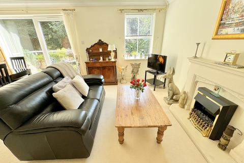 3 bedroom flat for sale, 5 Wilderton Road West, Branksome Park, Poole, BH13