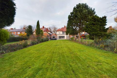 4 bedroom semi-detached house for sale, Kingston Road, Willerby, HU10