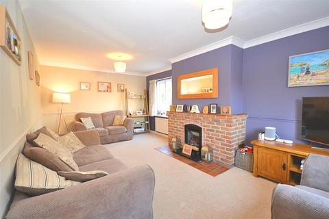 4 bedroom end of terrace house for sale, Yalbury Lane, Crossways, Dorchester