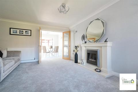 9 Avonwick Grove, Stoke-on-trent, ST1 6UA