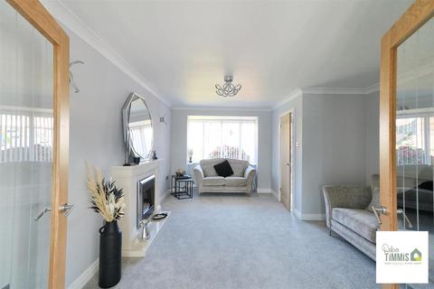 9 Avonwick Grove, Stoke-on-trent, ST1 6UA
