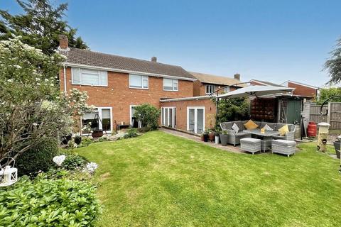 4 bedroom detached house for sale, Green Road, Leicester LE9