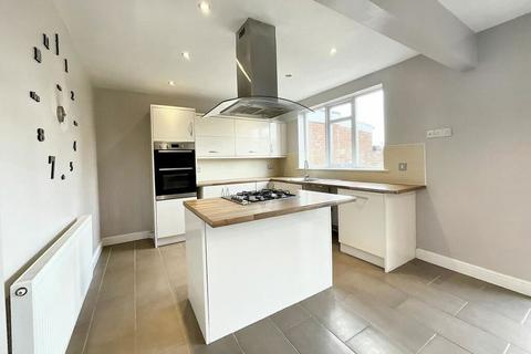 3 bedroom semi-detached house for sale, Holmfield Avenue West, Leicester LE3