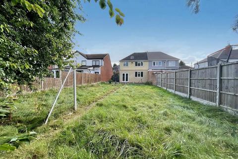 3 bedroom semi-detached house for sale, Holmfield Avenue West, Leicester LE3