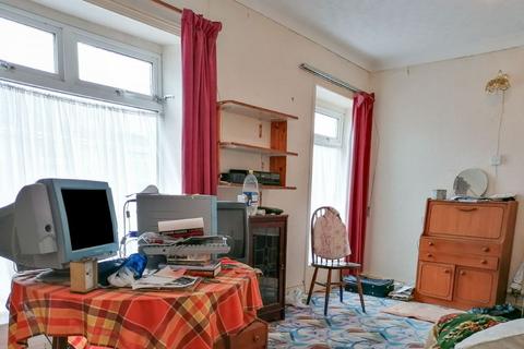 79 Bryn Road, Llanelli, SA15 2LW