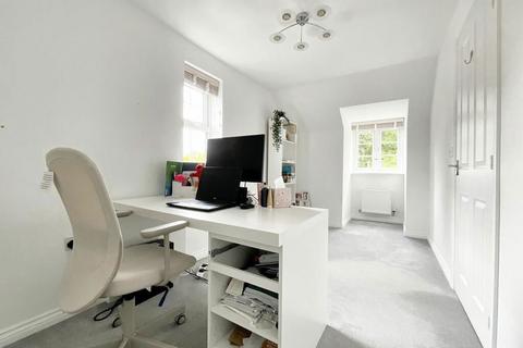 48 Bradgate Close, Narborough, Leicester, LE19 3EG