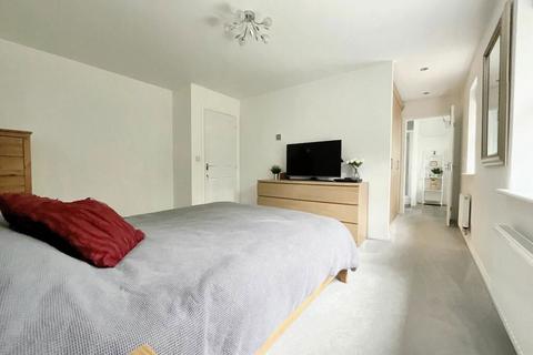 48 Bradgate Close, Narborough, Leicester, LE19 3EG