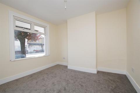 2 bedroom terraced house to rent, Rodbourne Road, Swindon SN2