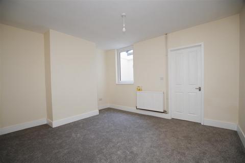 2 bedroom terraced house to rent, Rodbourne Road, Swindon SN2