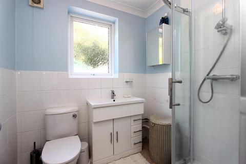 6 Cheviot Close, Banstead, SM7 2PD