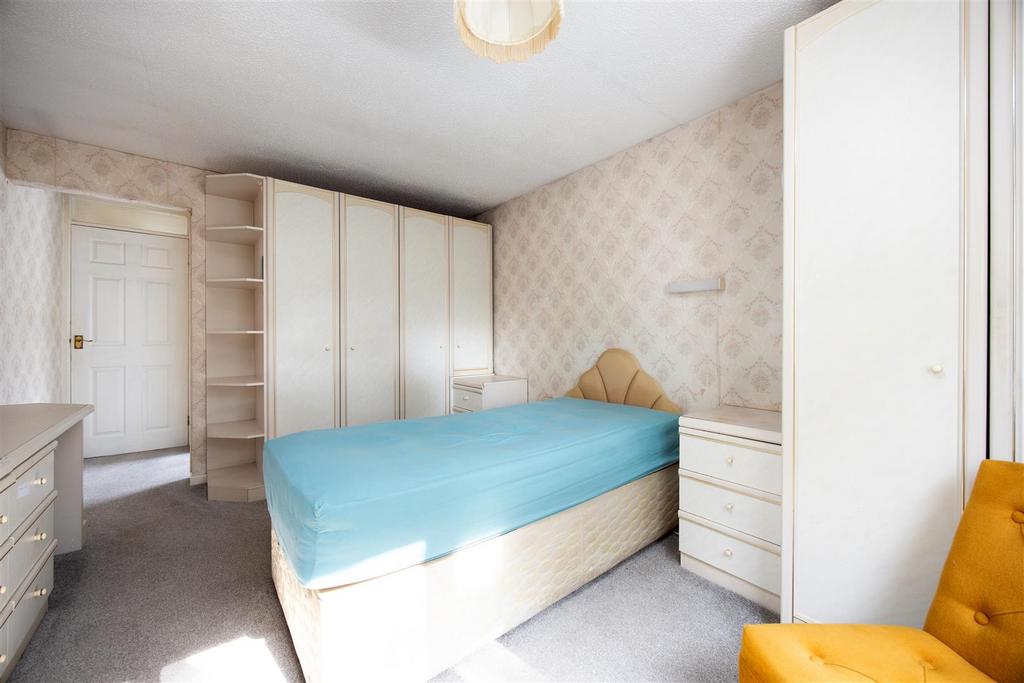 26 Green Lane Trowbridge BA14 7 DB (17).jpg