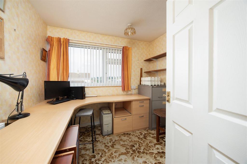 26 Green Lane Trowbridge BA14 7 DB (23).jpg