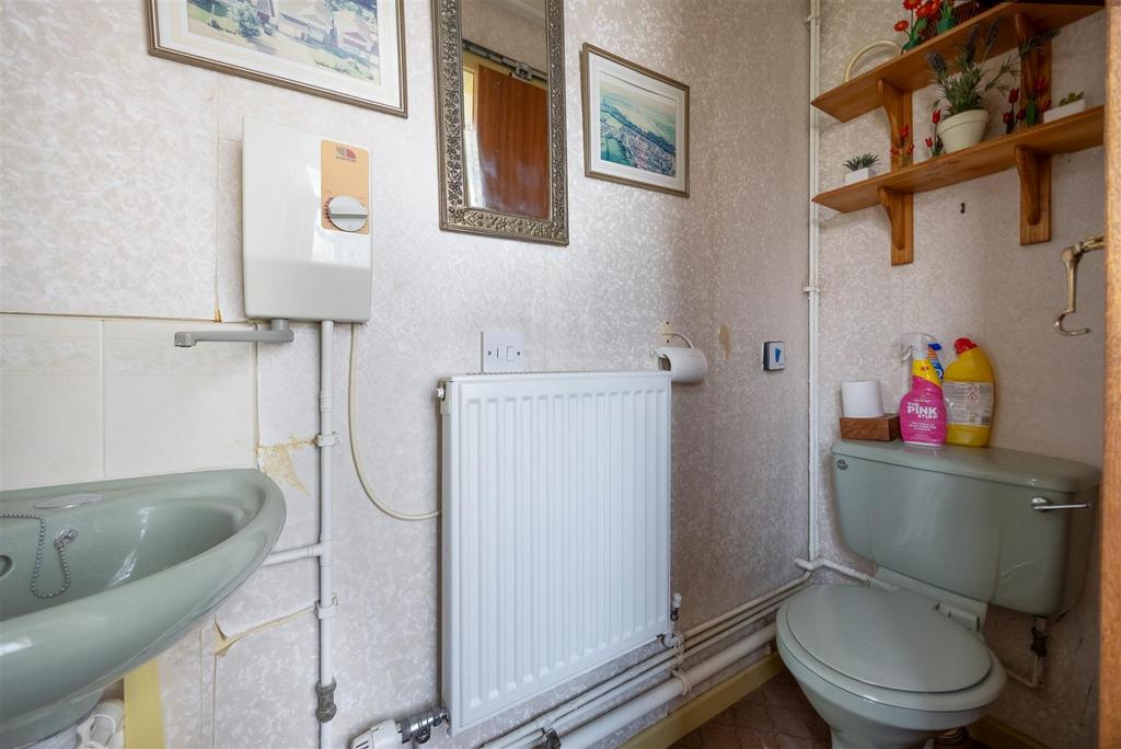 26 Green Lane Trowbridge BA14 7 DB (5).jpg
