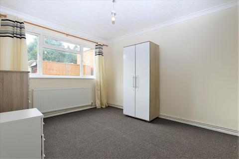 2 bedroom maisonette to rent, Kennedy Avenue, London, EN3