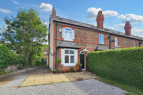 3 bedroom end of terrace house to rent, Knutsford View, Hale Barns