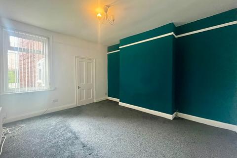 2 bedroom semi-detached house to rent, Gordon Road, South Shields