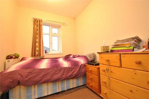 2 bedroom flat to rent, Allison Road, W3