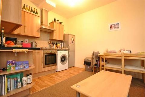 2 bedroom flat to rent, Allison Road, W3