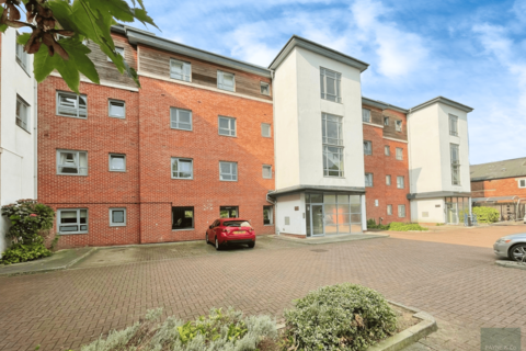 2 bedroom flat for sale, Riverside Close, Romford, RM1