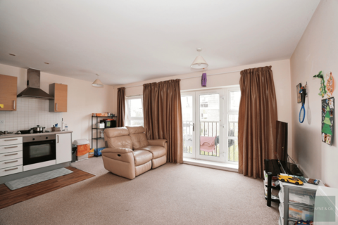 2 bedroom flat for sale, Riverside Close, Romford, RM1