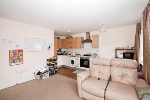 2 bedroom flat for sale, Riverside Close, Romford, RM1