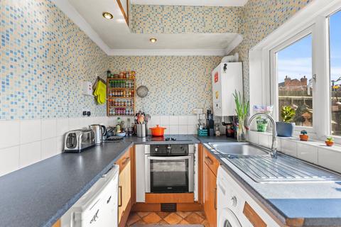 2 bedroom terraced house for sale, Silverdale Road, Nottingham, NG7 7EZ