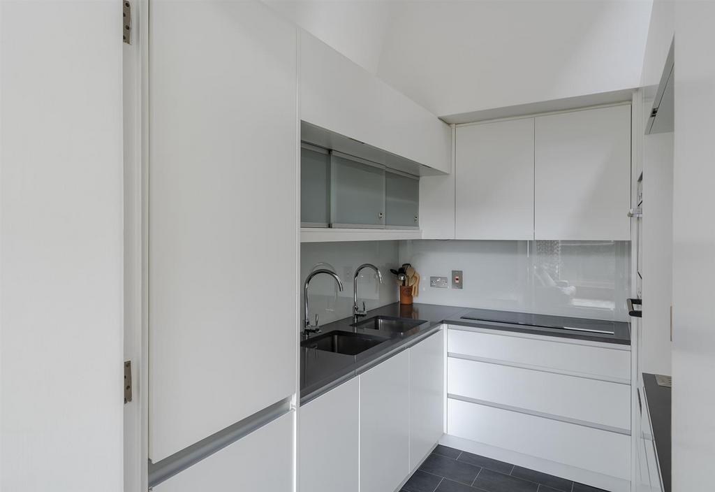 27 Defoe House - low res - NPP03604.jpg