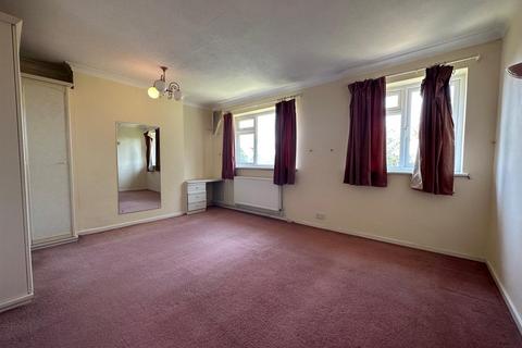 2 bedroom flat for sale, Hempstead Road, Watford WD17