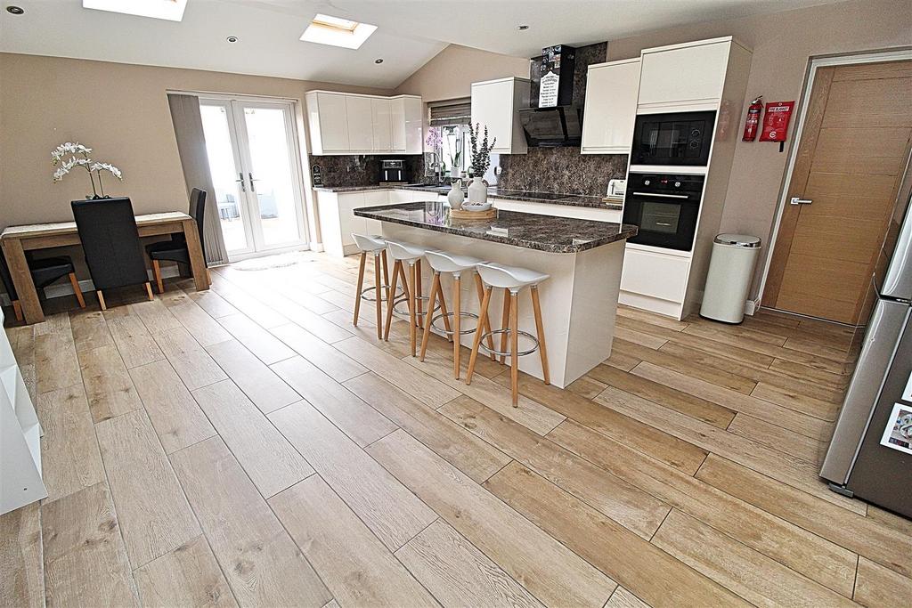 Open Plan Kitchen/Dining Room