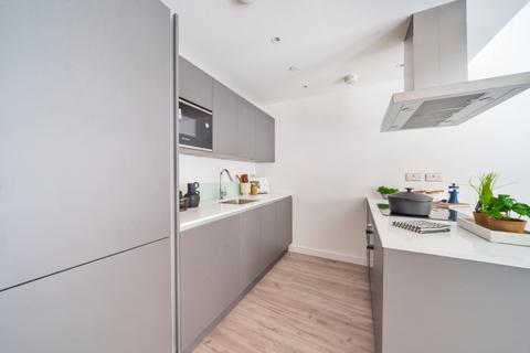 3 bedroom apartment to rent, Gallions Road London E16