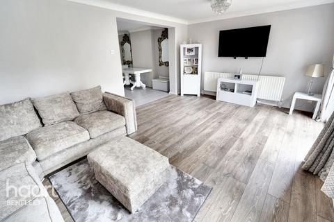 106 Church Road, Benfleet, SS7 4EP