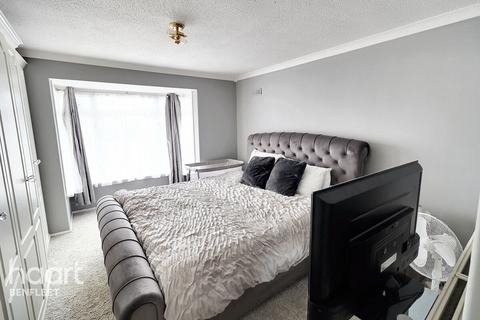 106 Church Road, Benfleet, SS7 4EP