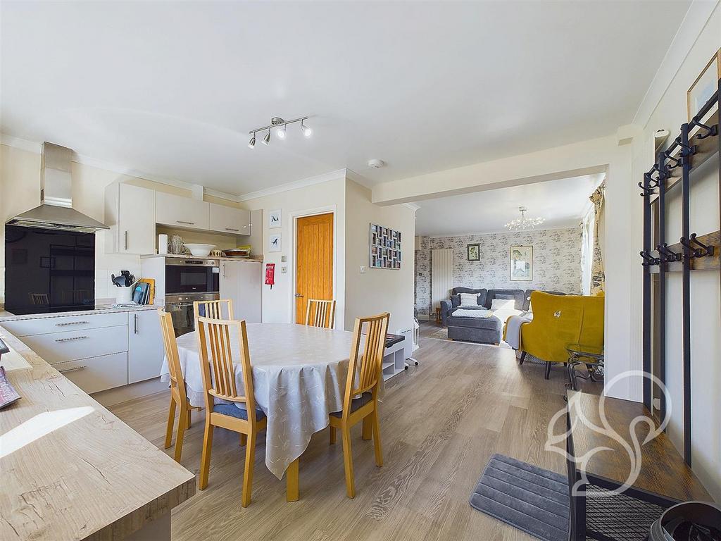 Kitchen dining area